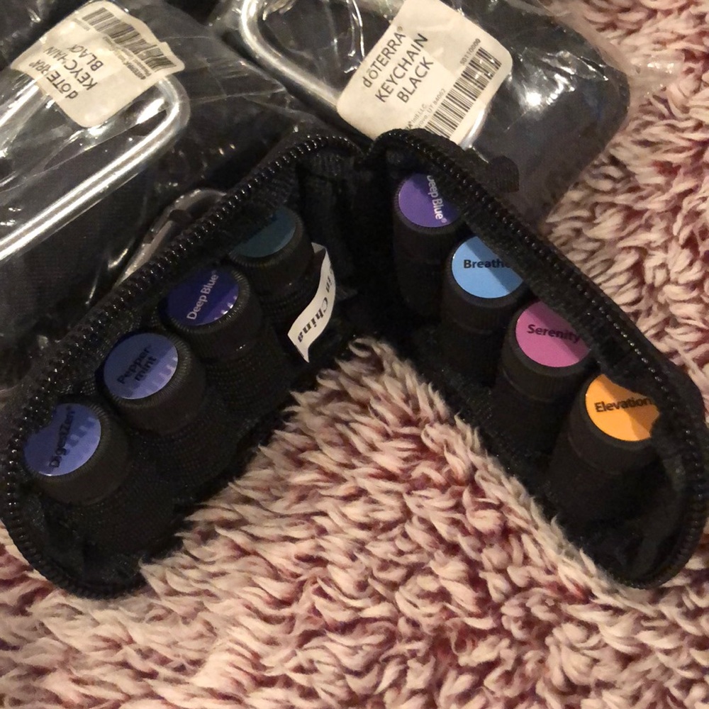 Doterra keychain and mini bottle set